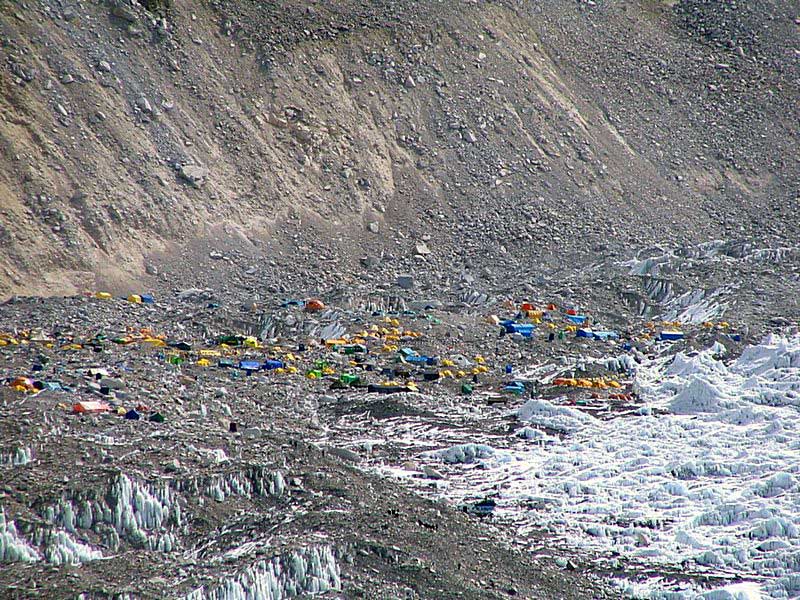 सगरमाथा क्षेत्रमा मानिसको मलमूत्र समस्या बन्दै