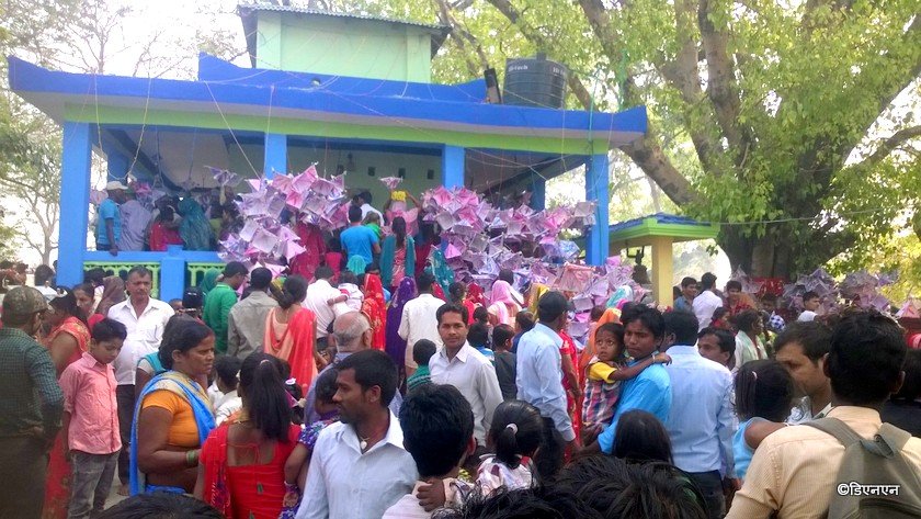   सिरहाको फूलबारी मेलामा नेपाल र भारतीय भक्तजनहरुको भीड