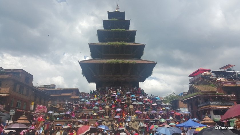 भक्तपुरको गाईजात्राः प्रमुख आकर्षण घिन्ताङघिसी (फोटोफिचर)