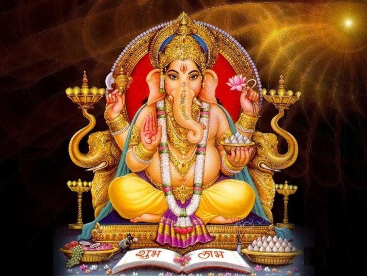 वास्तु शास्त्रका कुराः दुःख पाउनु छैन भने कहिले नगर्नुहोस् भगवानका यी ५ मूर्तीको दर्शन