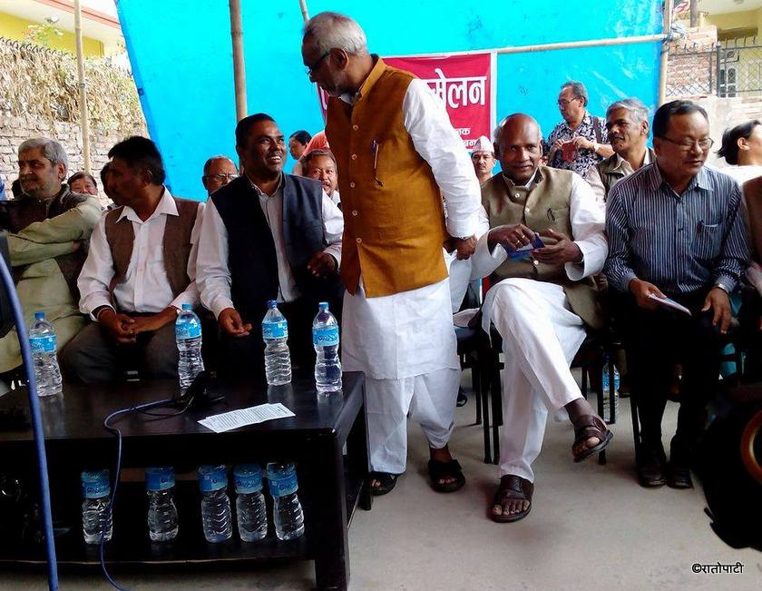   मधेसी गठबन्धनको आन्दोलनमा एमाओवादी नेताको समर्थन