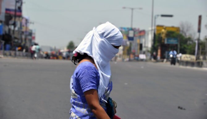   भारतमा ४३ सालको गर्मीको रेकर्ड तोडियो : १ सय ३० जनाको निधन