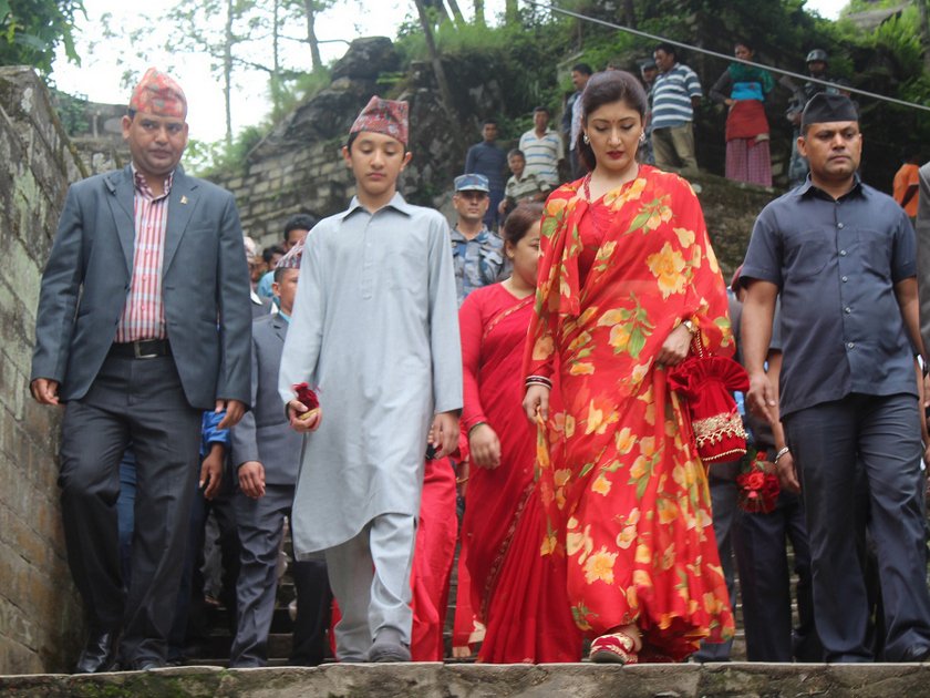   पूर्वयुवराज्ञी हिमानीद्वारा गोरखकालीमा पूजार्चना