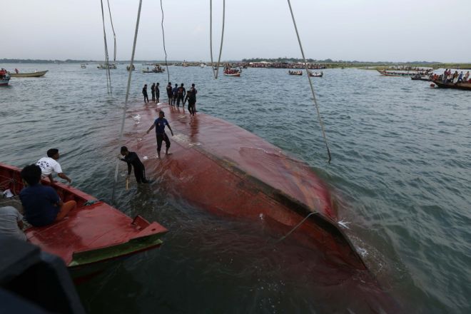 डुङगा दुर्घटनामा मर्नेको सङ्ख्या १० पुग्यो