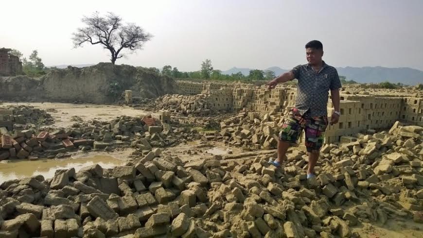  बेमौसमी पानीले इँटाभट्टामा करोडौंकोे क्षति