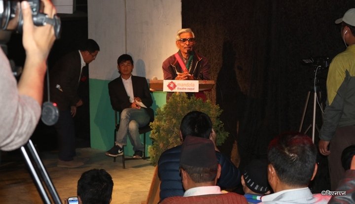   राजन मुकारुङबारे खगेन्द्र संग्रौला : ‘कुनै जातिलाई मार्नु छ भने भाषा मारे हुन्छ’
