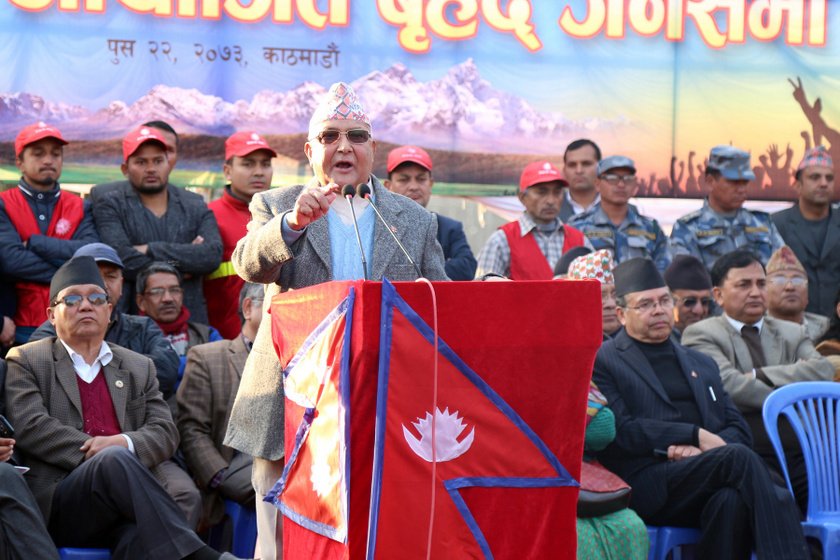   नौ दलको सभामा प्रचण्डमाथि १५ हमला