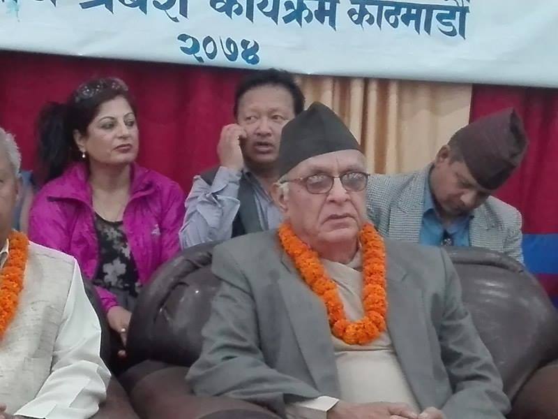   संसद भवन नजिकै घन्कियो राजतन्त्रको पक्षमा नारा