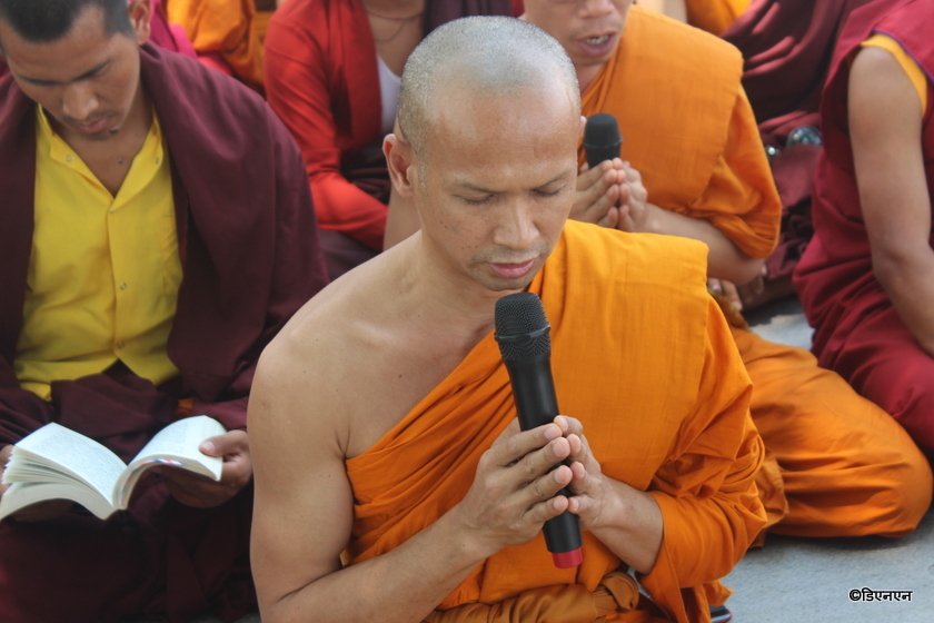   भूकम्पको एक वर्ष : बुद्धको जन्मभूमिबाट शान्तीको कामना
