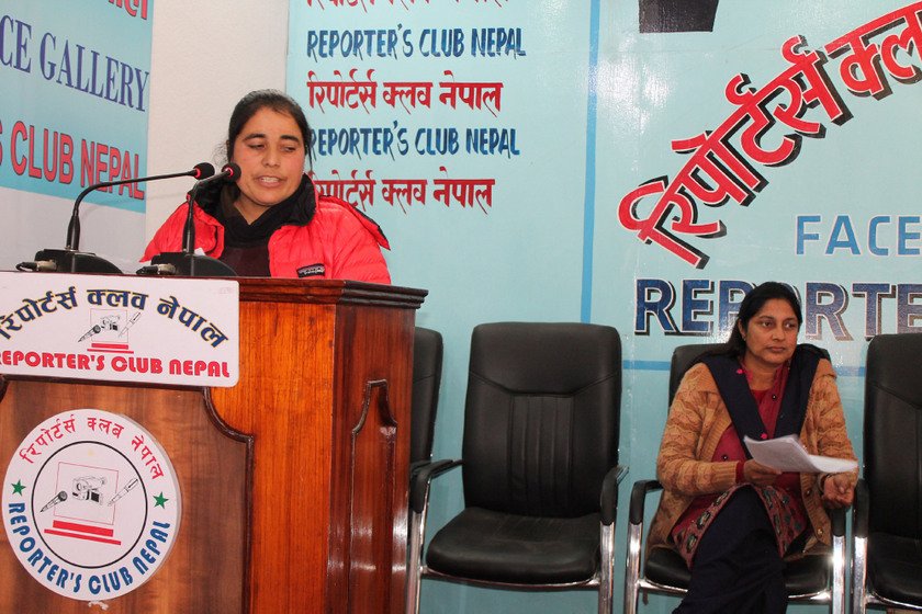   नयाँ शक्ति महिला अभियानले सोध्यो, ‘चिसोमा मरेको मर्यै गर्ने, सरकारको खातामा पैसा थुप्रार्ने ?’