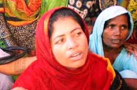   न्यायाधीसमाथि हातपात गर्ने एमाले सांसद खातुनसहित १९ जनामाथि मुद्दा दायर