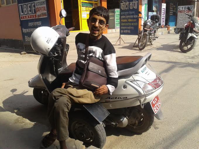   अपाङ्ग गायकको ‘अभागीको कर्म’