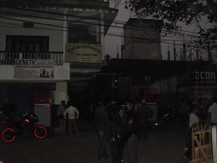   नापतौलका पूर्वाञ्चल प्रमुख ५ घण्टा स्थानीयको नियन्त्रणमा