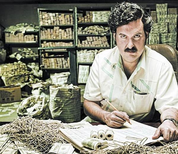 चिसोबाट बच्नका लागि यी व्यक्तिले २१ करोड रुपैयाँको आगो तापे, वार्षिक एक खर्ब मुसाले खाइदिने