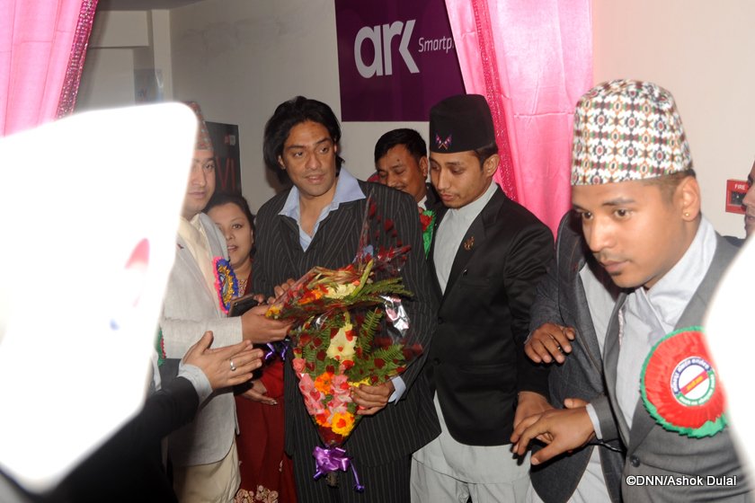   सक्रिय बन्दै पूर्वयुवराज पारस (फोटो फिचर)