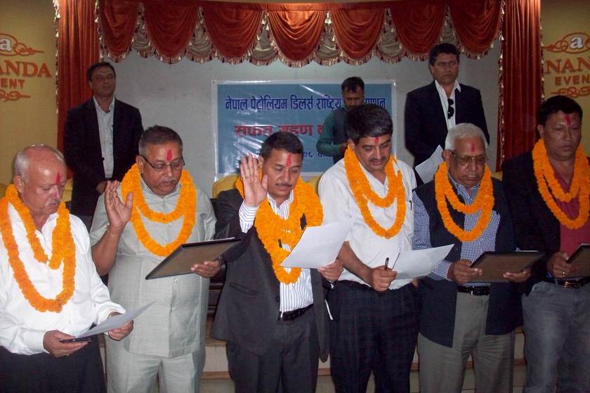   नेपाल पेट्रोलियम डिलर्स एसोसियसनमा प्रधान