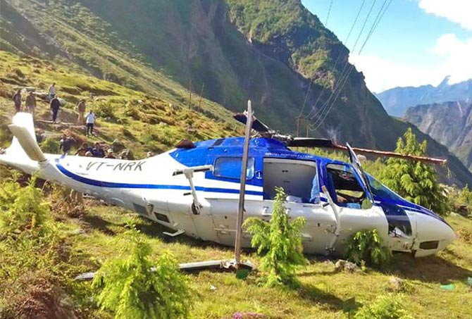   हेलिकोप्टर दुर्घटनाः ब्लेडले गर्धन काटिँदा इन्जिनियरको मृत्यु, दुई पाइलट घाइते