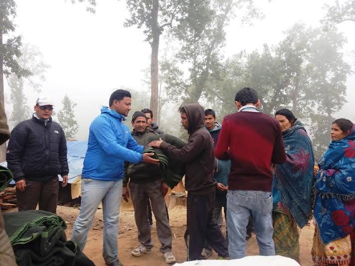   बाढी पीडितलाई राहत वितरण