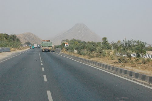   पञ्चकोसी राजमार्गः सुर्खेतदेखि दैलेख सदरमुकामहुँदै चीनसम्म जोडिने