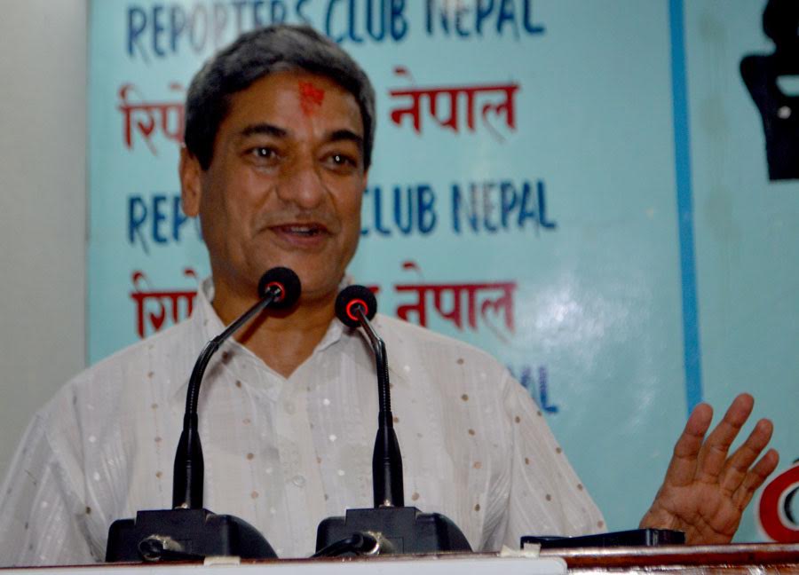   ‘काँग्रेस तत्काल सरकारमा जाँदैन’ : लेखक