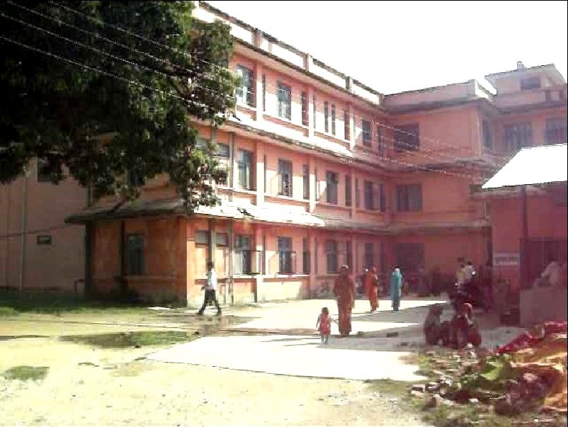   विशेषज्ञ डाक्टर नहुदाँ सेवा प्रभावित, रिफरसेन्टर बन्दै अञ्चल अस्पताल