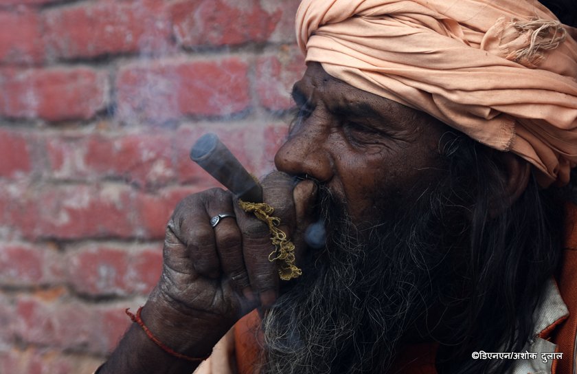   पशुपतिनाथमा ‘बम बम भोले !’ (फोटोफिचर)