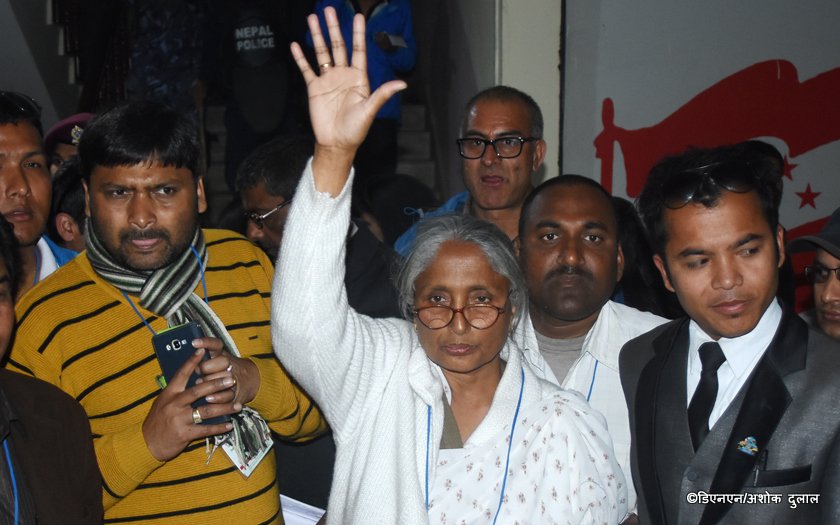   १८ घण्टामा फेरिएको विजय उत्सव : सभागृहमा देउवा हाइहाई, सानेपामा संस्थापन