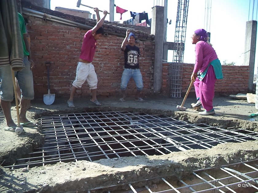   सोना सिमेन्ट गुणस्तरहिन, घरहरु धमाधम भत्काउन थालियो