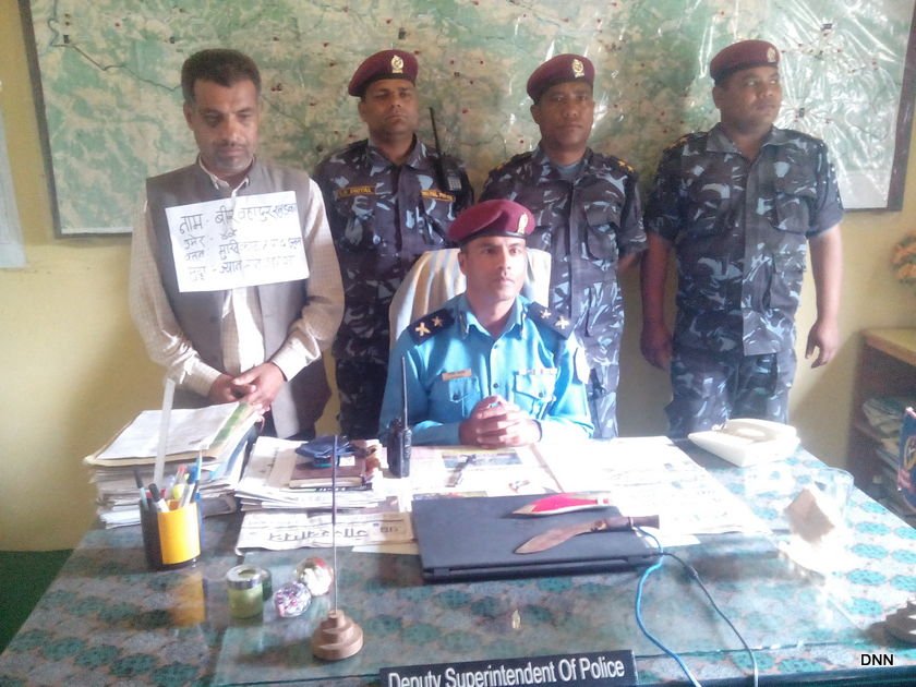   श्रीमती र छोरालाई खुकुरी प्रहार गर्ने प्रहरी फन्दामा