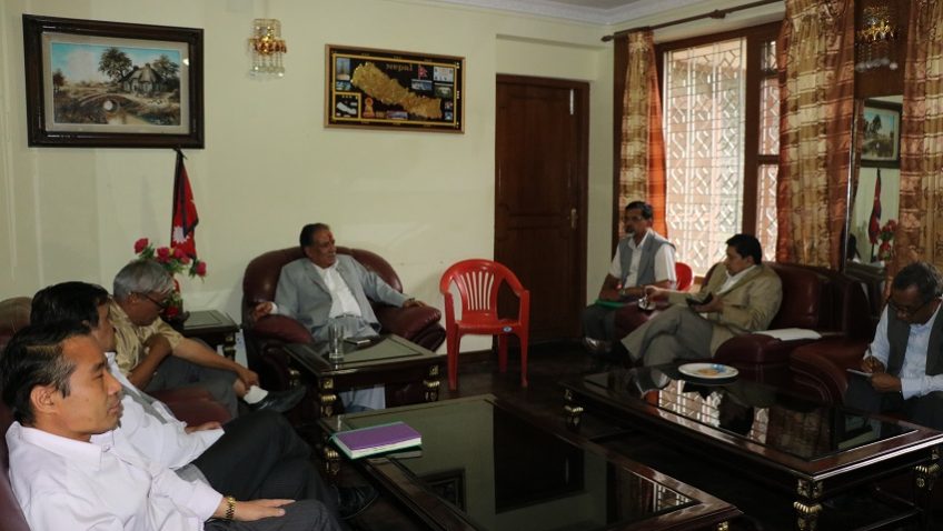   एमालेसँग 'फाइनल' वार्ता गर्ने एमाओवादी स्थायी समिति बैठकको निर्णय
