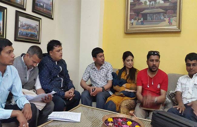   संयुक्त विद्यार्थी सङ्गठनद्वारा विद्यालय अनुगमन : कक्षा १ को मासिक शुल्क २८ हजार