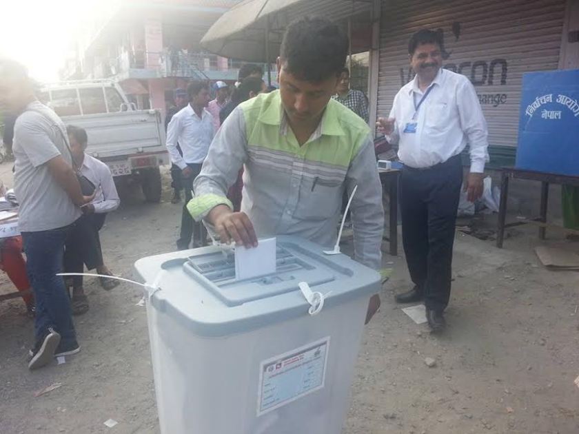   नवलपरासीमा नमुना मतदान