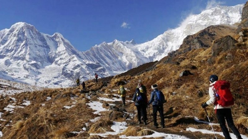 सडक विस्तारसँगै छोटिए पदमार्ग