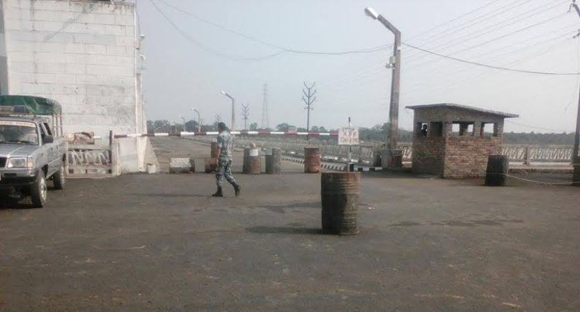   जिल्लाको सुरक्षा भारतीय सीमाको एउटै गाउँमा केन्द्रित, नाकामा ‘सिज’