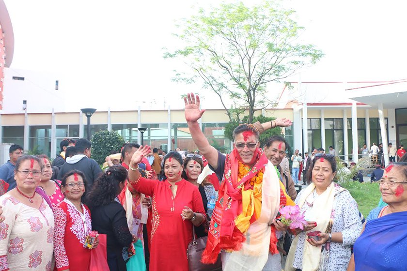   एमालेले काठमाडौंमा निकाल्यो विजय र्याली (फोटो फिचर)