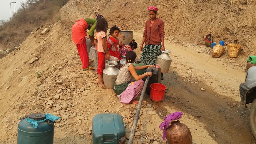   खानेपानीको हाहाकार, कक्षा छोड्दै विद्यार्थी