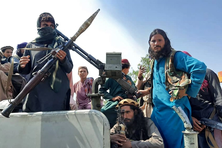चारै दिशाबाट काबुल प्रवेश गर्न थाले तालिबान विद्रोही : के गर्लान् घानी ?