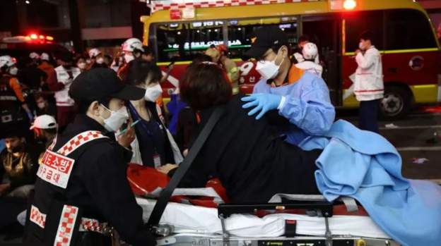 Itaewon crowd crush: Horror as more than 150 die in Seoul district