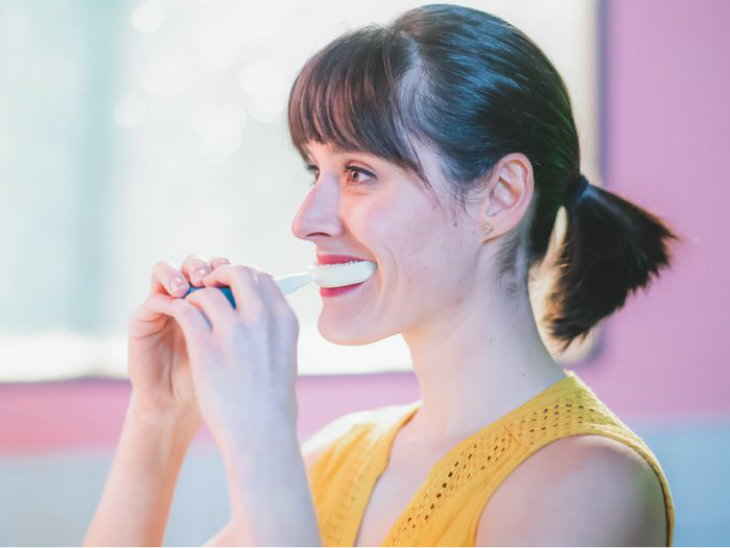 १४ सय वर्षपछि फेरियो टुथब्रसको डिजाइन, अब १० सेकेन्डमा नै दाँत सफा हुने