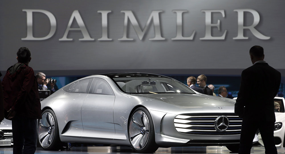 Daimler halts Iran activities over US sanctions