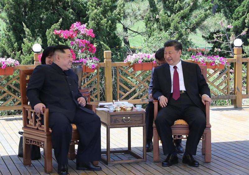 Xi Jinping, Kim Jong Un hold talks in Dalian (2)