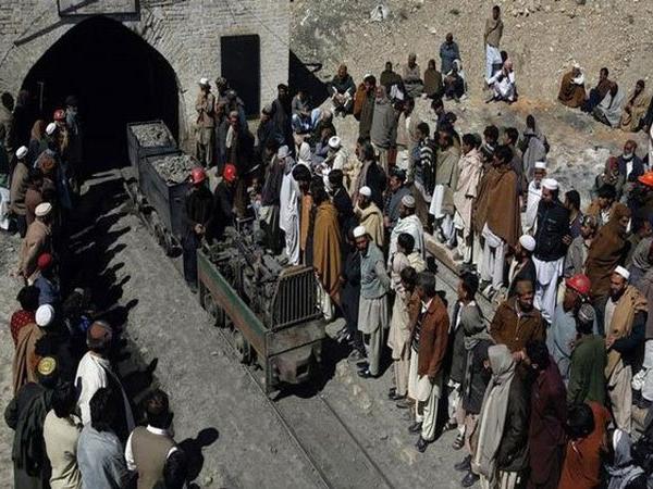 18 bodies pulled from SW Pakistan mine after blast