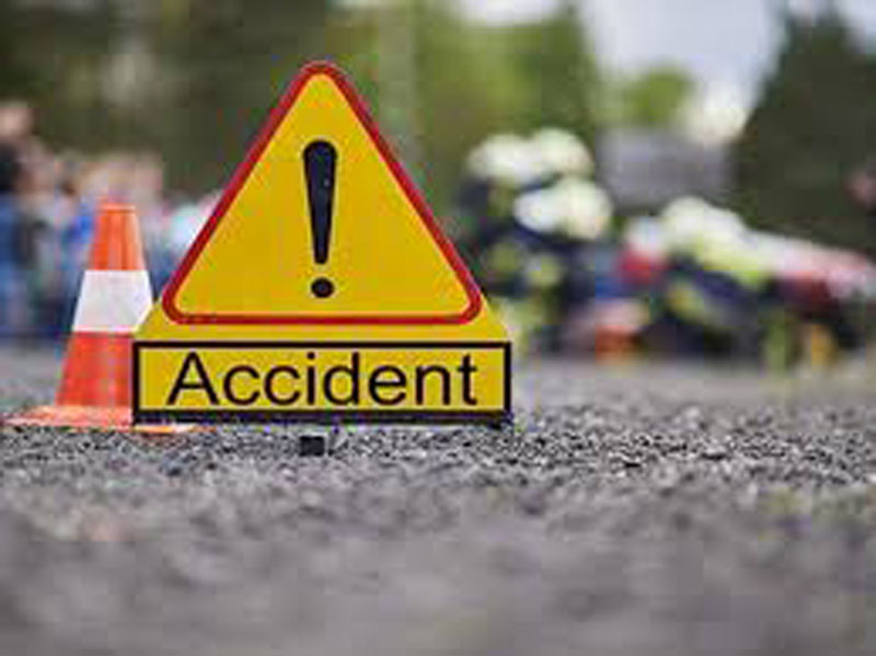 Road mishap leaves one dead; four injured