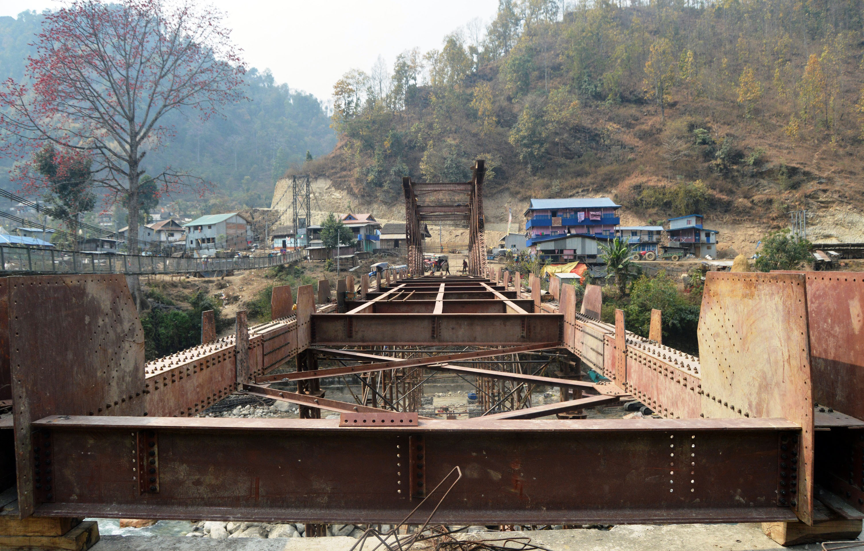 Construction of bridge over Tamor River gains pace