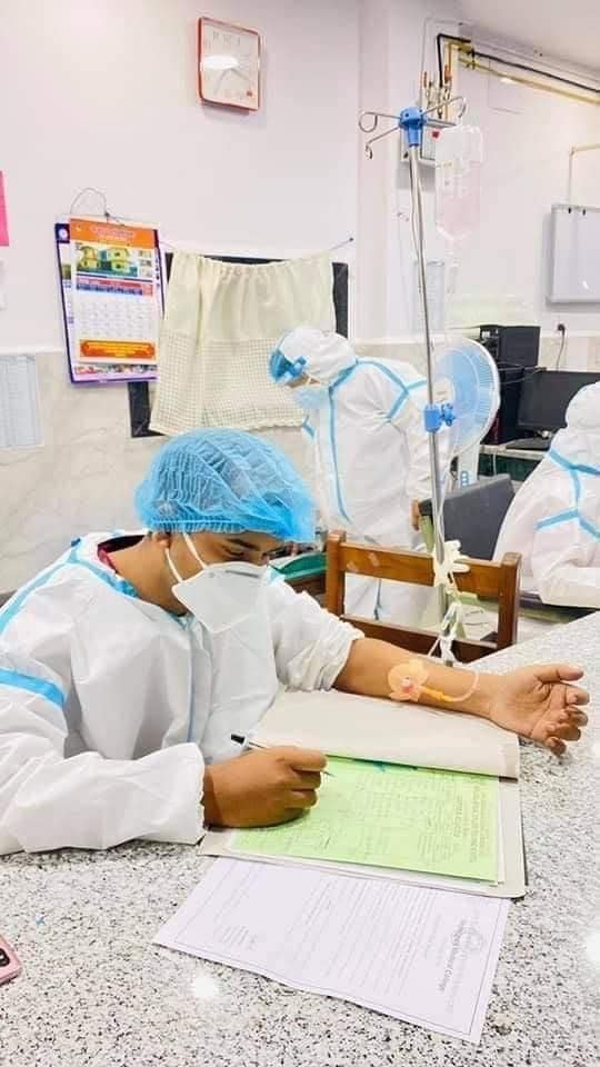   आफैं बिरामी भएर पनि संक्रमितको उपचार गर्दै यी चिकित्सक