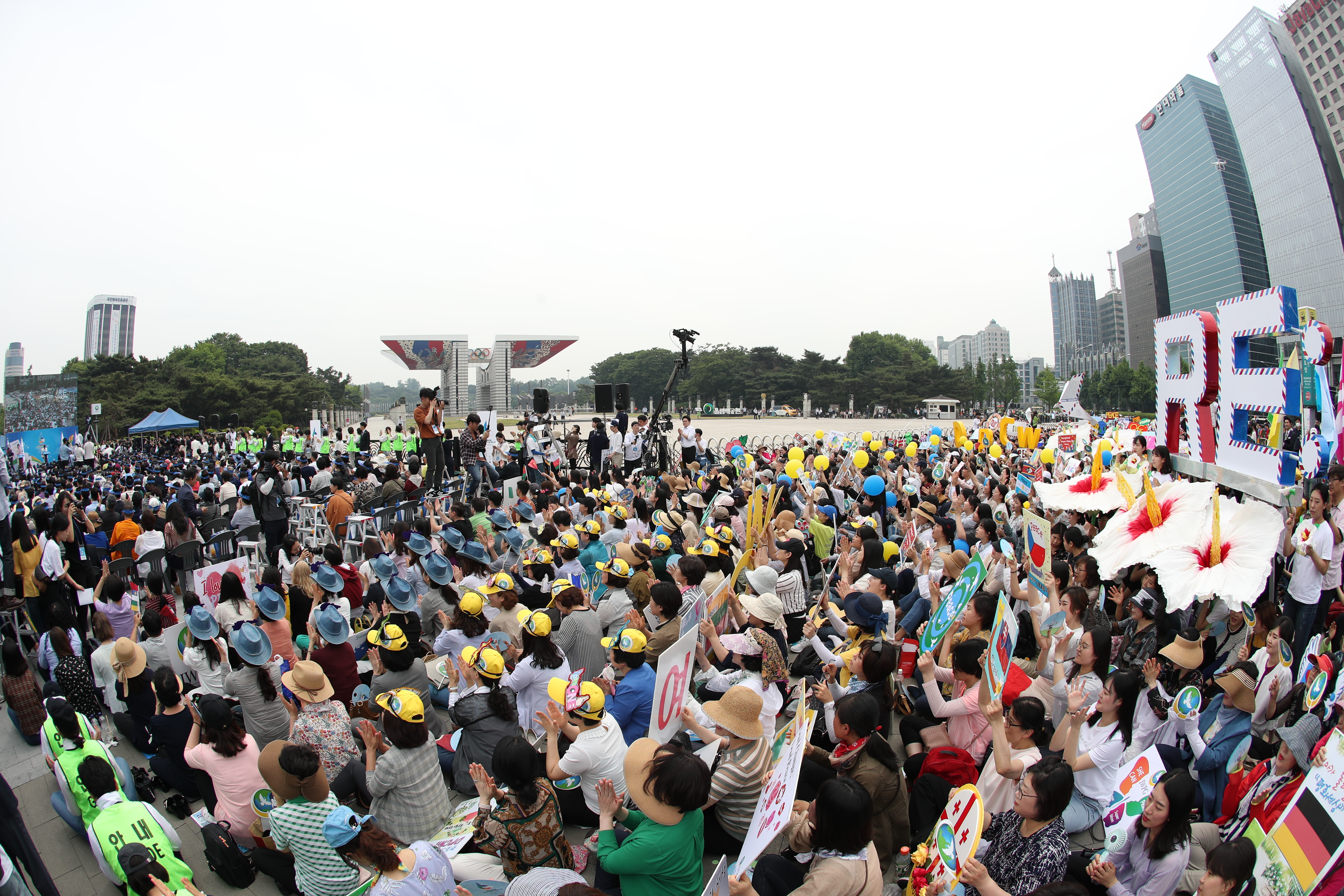 Global Youths and Citizens Led Simultaneous Peace Walk Events to Advocate International Support for Securing Peace through International Law