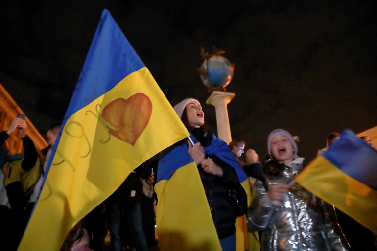 Ukraine war: Celebration in Kherson - but war 'far from over'