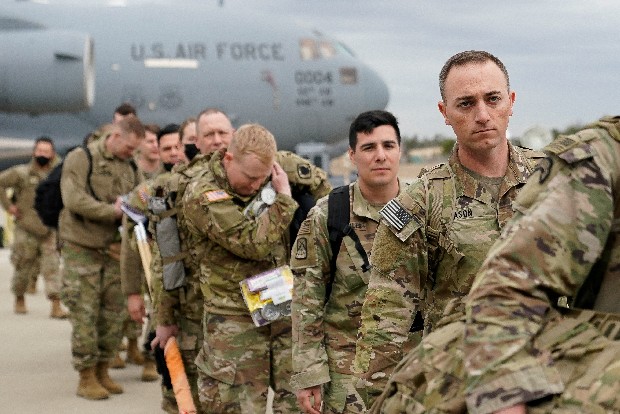 Additional U.S. troops arrive in Poland