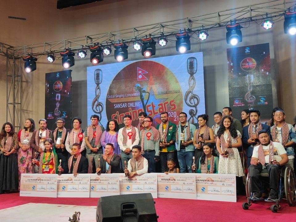 प्राप्ति र अश्विनलाई अनलाइन सिङ्गिङ स्टारको उपाधि