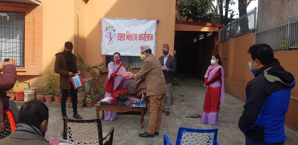 पृथ्वीजयन्तीको अवसरमा हिमानी ट्रस्टद्वारा न्यायो कपडा वितरण